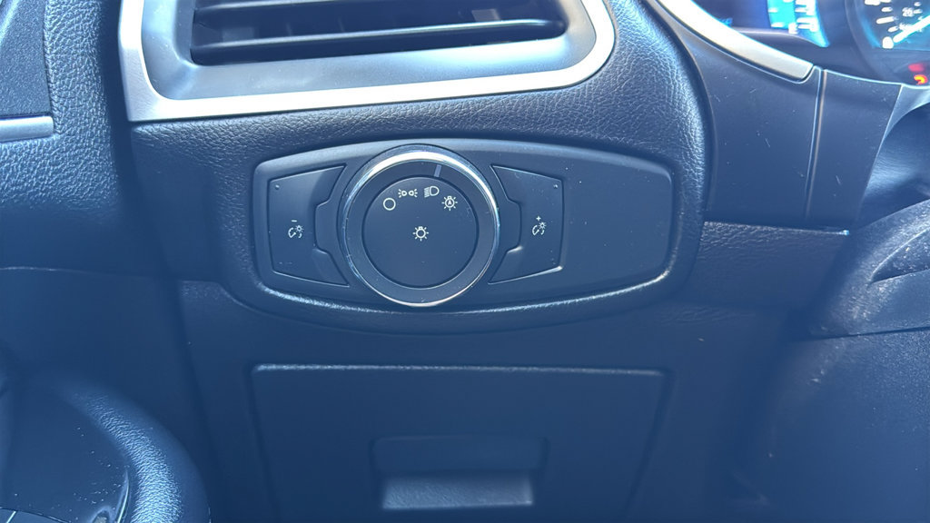 Used 2015 Ford Edge SEL w/ Equipment Group 201A FWD image 17