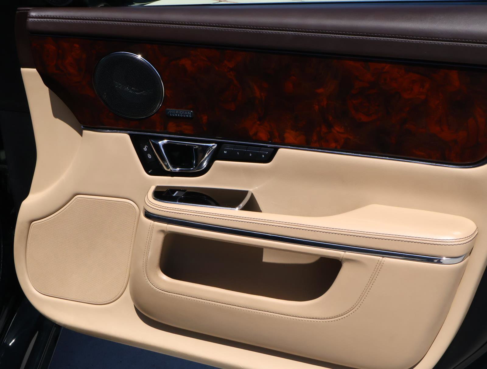 Used 2018 Jaguar XJ L Portfolio image 16