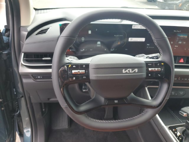 New 2027 Kia Carnival SX w/ Dark Edition Package FWD image 28