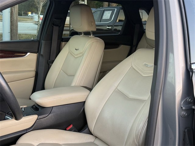 Used 2017 Cadillac XT5 Luxury image 15