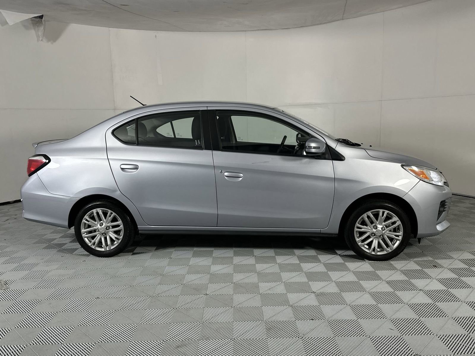 Used 2024 Mitsubishi Mirage G4 SE FWD image 9