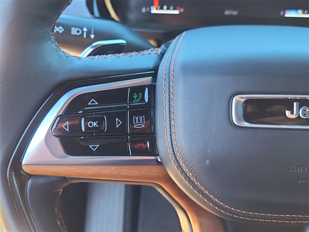 New 2025 Jeep Grand Cherokee Summit image 14