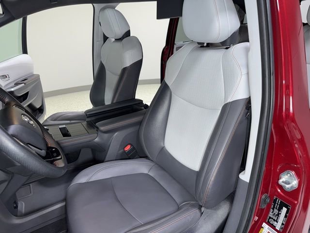 Used 2022 Toyota Sienna XSE FWD image 19