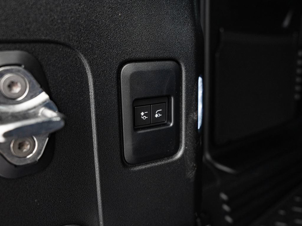 New 2026 Land Rover Defender 110 Trophy Edition AWD/4WD image 23