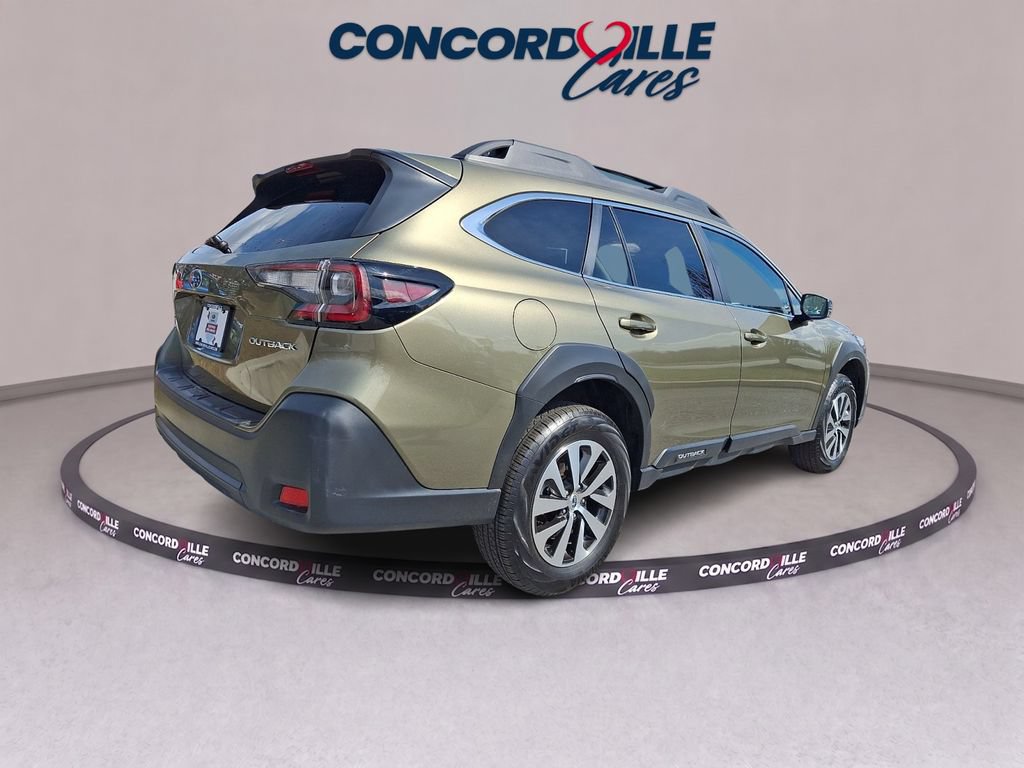 Used 2025 Subaru Outback Premium AWD/4WD image 7
