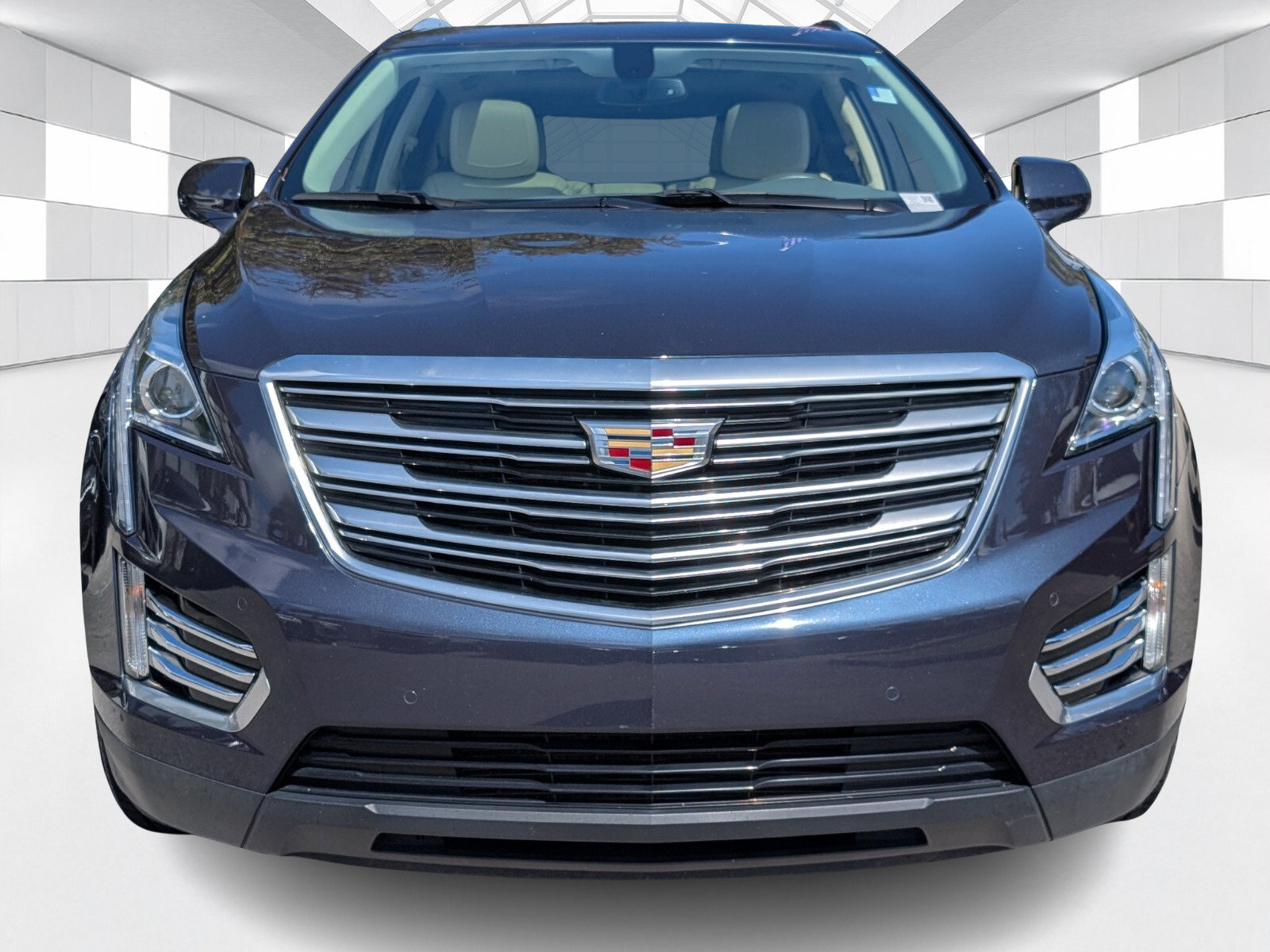 Used 2018 Cadillac XT5 Luxury image 2