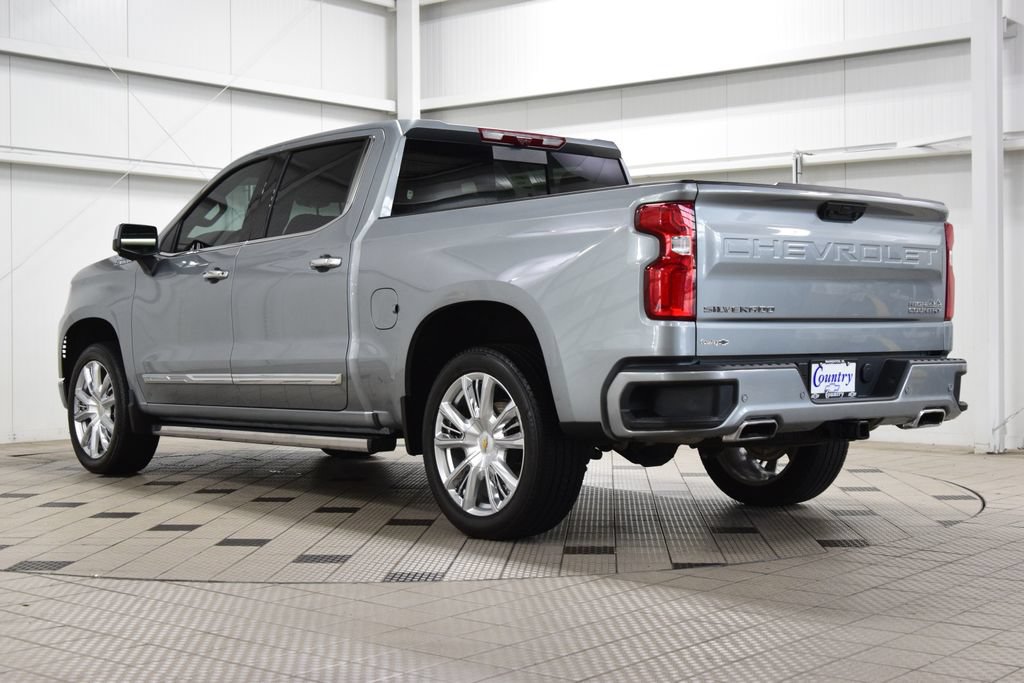 Used 2025 Chevrolet Silverado 1500 High Country AWD/4WD image 6