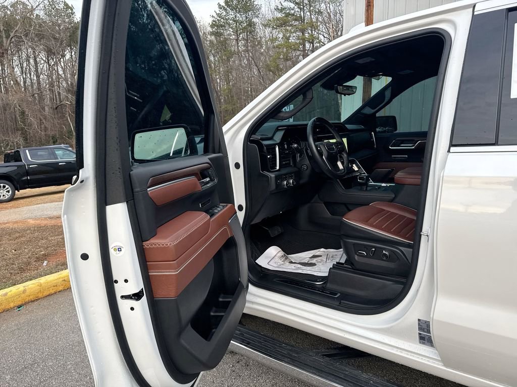 Used 2025 GMC Sierra 1500 Denali Ultimate AWD/4WD image 13