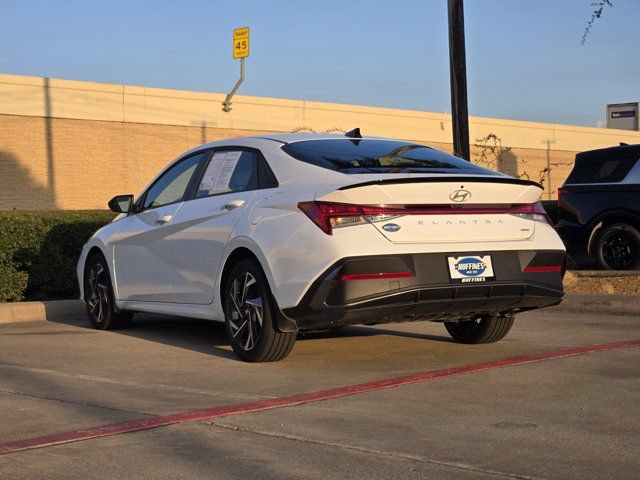 Certified 2025 Hyundai Elantra SEL FWD image 6