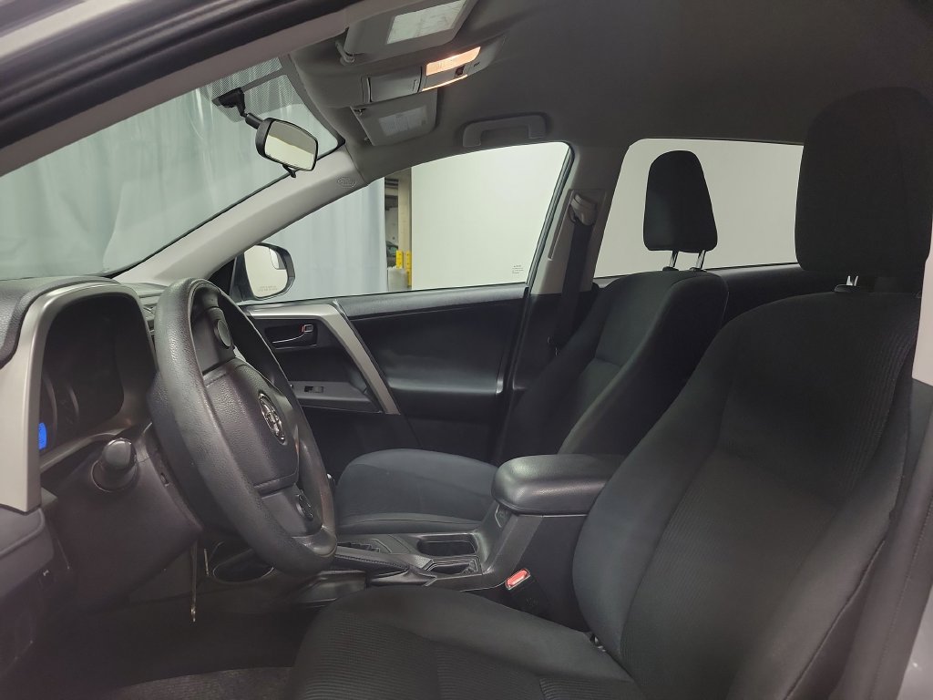 Used 2016 Toyota RAV4 LE AWD/4WD image 15