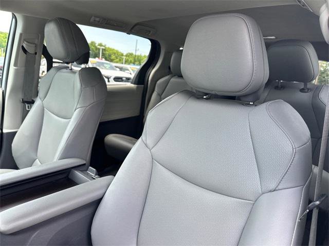 Certified 2024 Toyota Sienna XLE image 16
