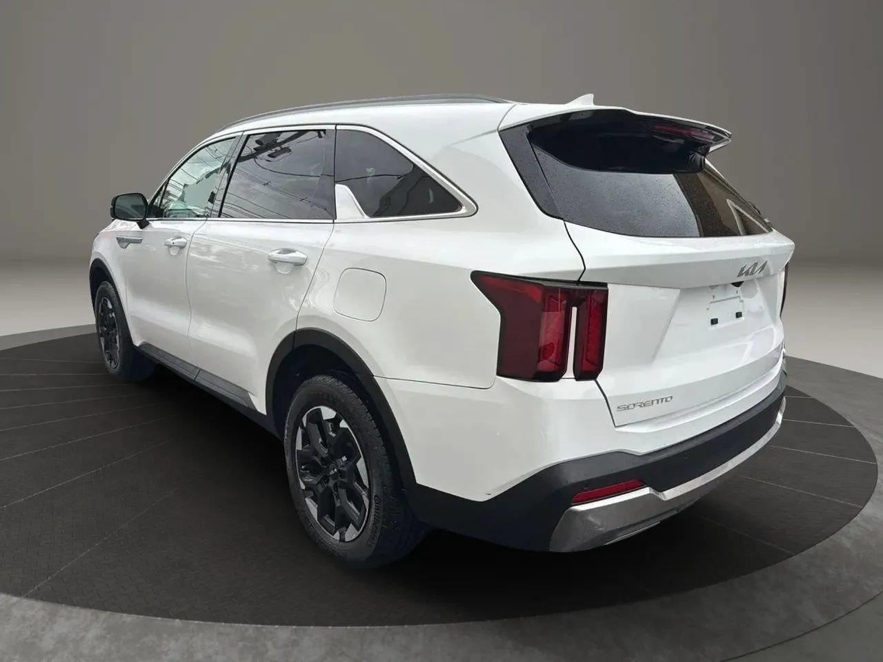 Used 2024 Kia Sorento S AWD/4WD image 7