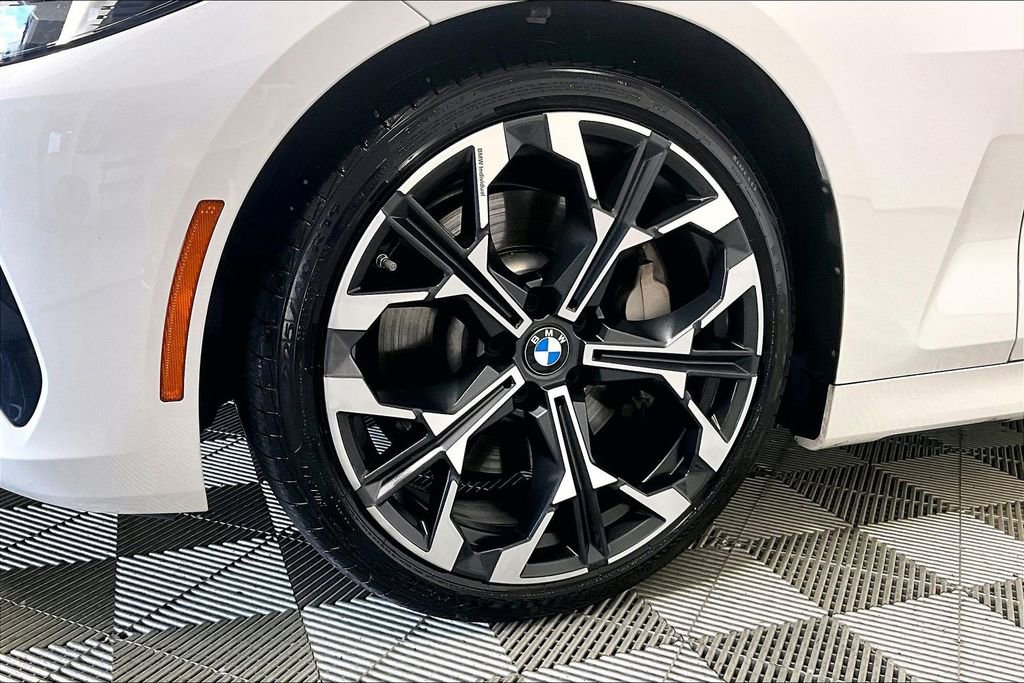 Used 2025 BMW 430i Coupe w/ Convenience Package image 8