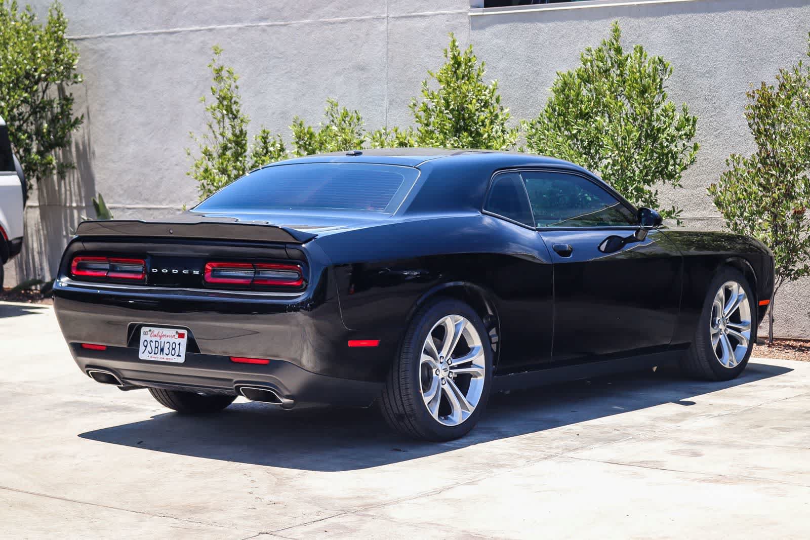Used 2022 Dodge Challenger R/T RWD image 6