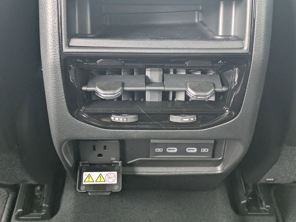 New 2026 Jeep Grand Cherokee Altitude RWD image 16