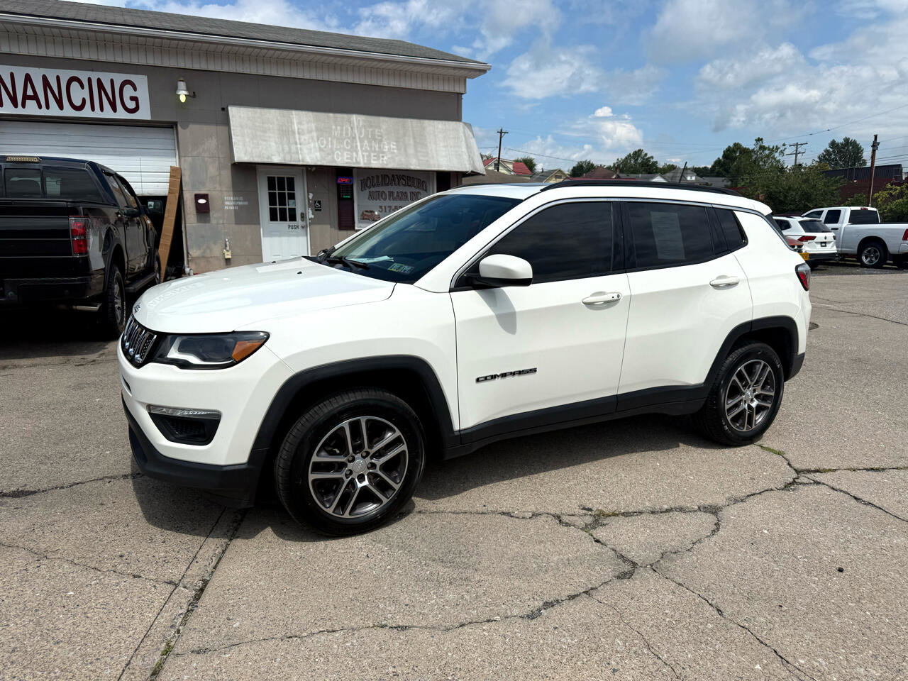 Used 2017 Jeep Compass Latitude w/ Popular Equipment Group image 4