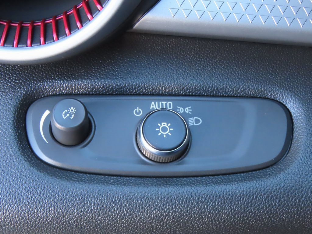 Used 2024 Chevrolet Trax RS w/ Driver Confidence Package image 17