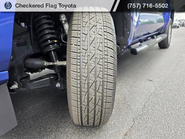 Used 2025 Toyota Tacoma SR5 AWD/4WD image 12