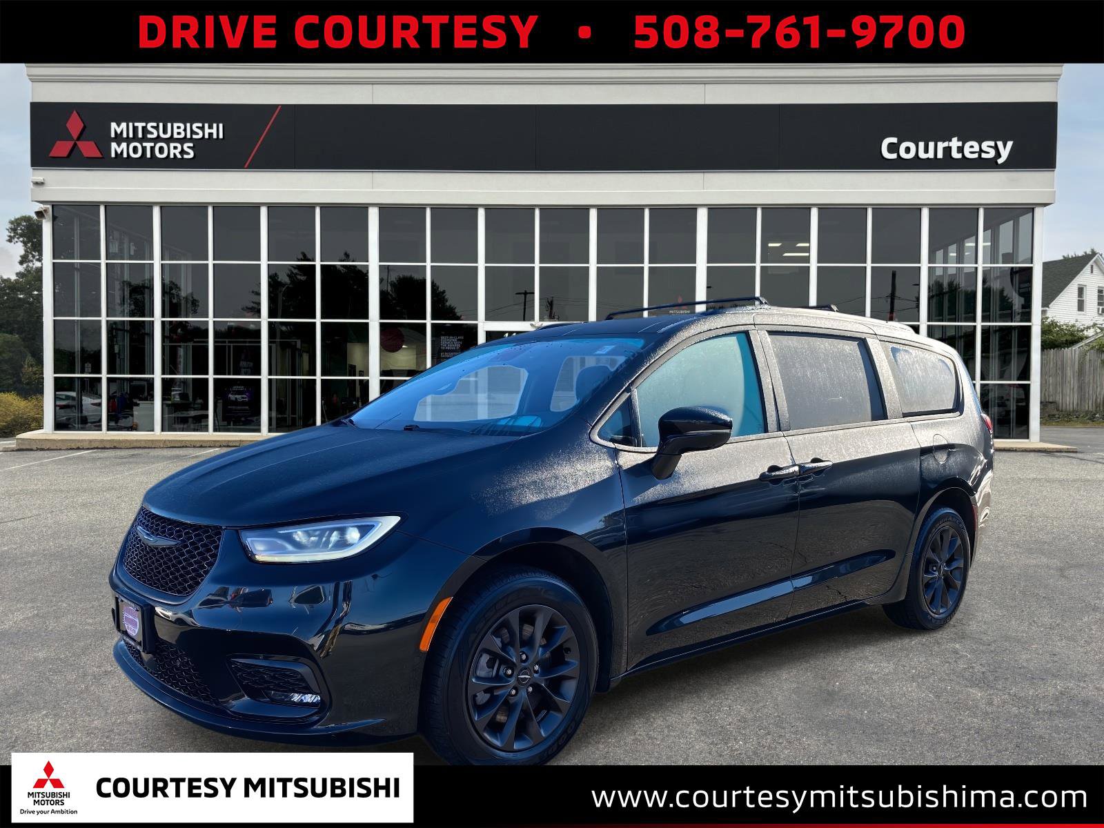 Used 2021 Chrysler Pacifica Touring-L w/ Premium & Safety Sphere Group image 1