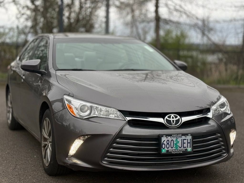 Used 2016 Toyota Camry XLE image 7