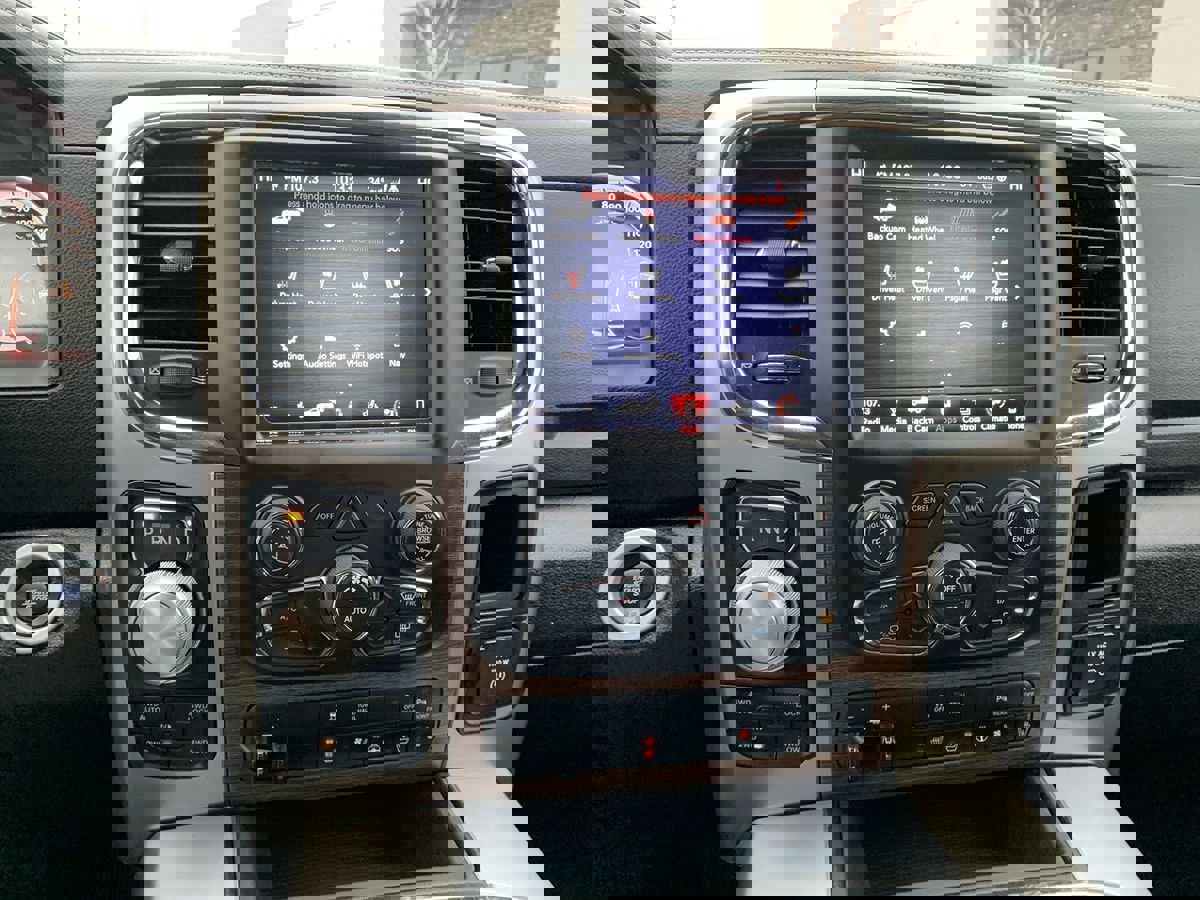 Used 2018 RAM 1500 Laramie image 23