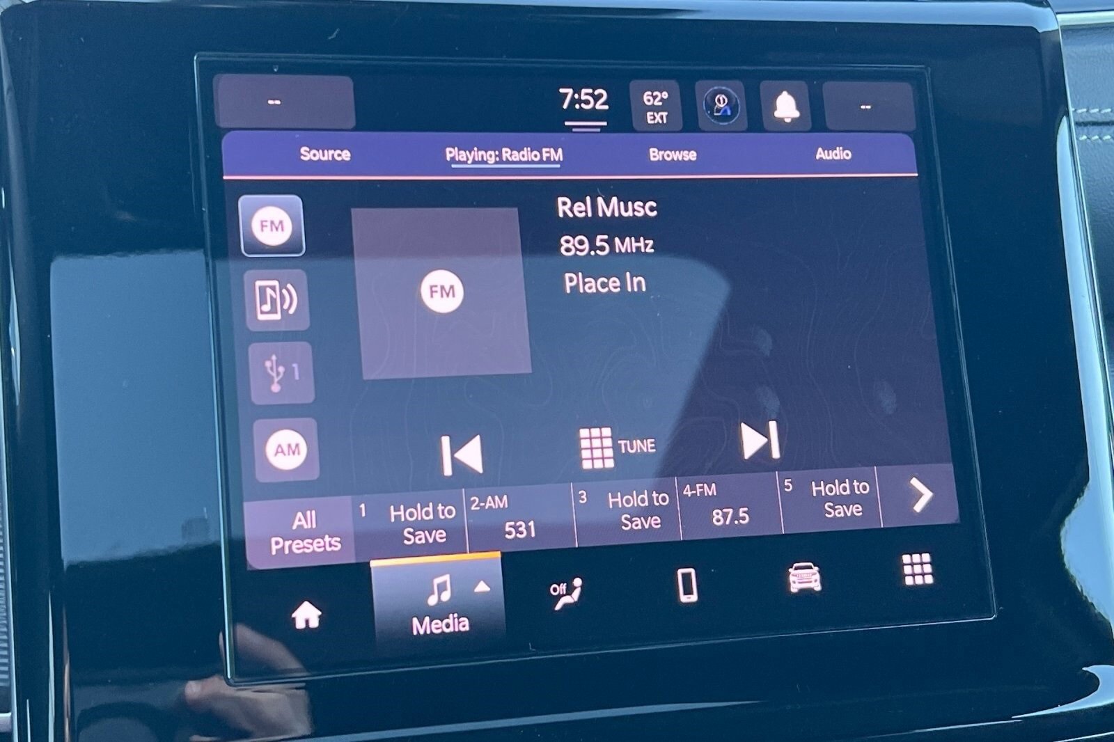 New 2025 Jeep Grand Cherokee L Laredo w/ Trailer Tow Package image 19