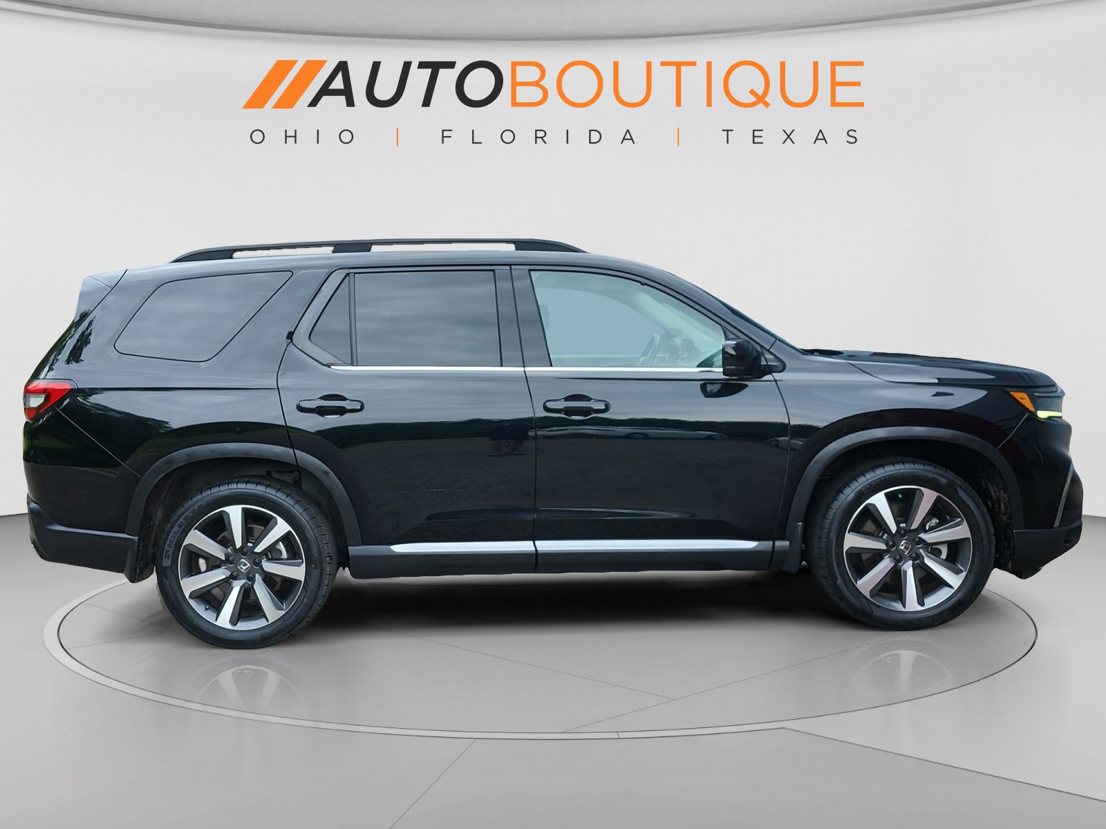 Used 2023 Honda Pilot Elite image 6