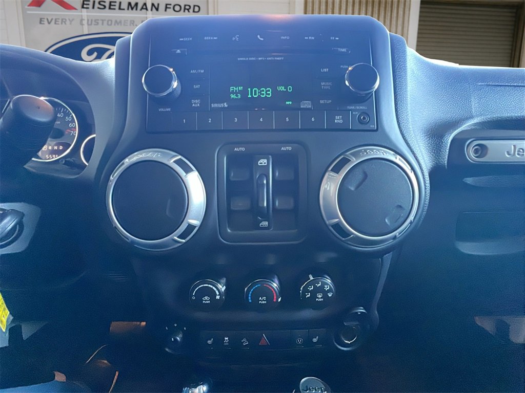 Used 2017 Jeep Wrangler Unlimited Rubicon image 21