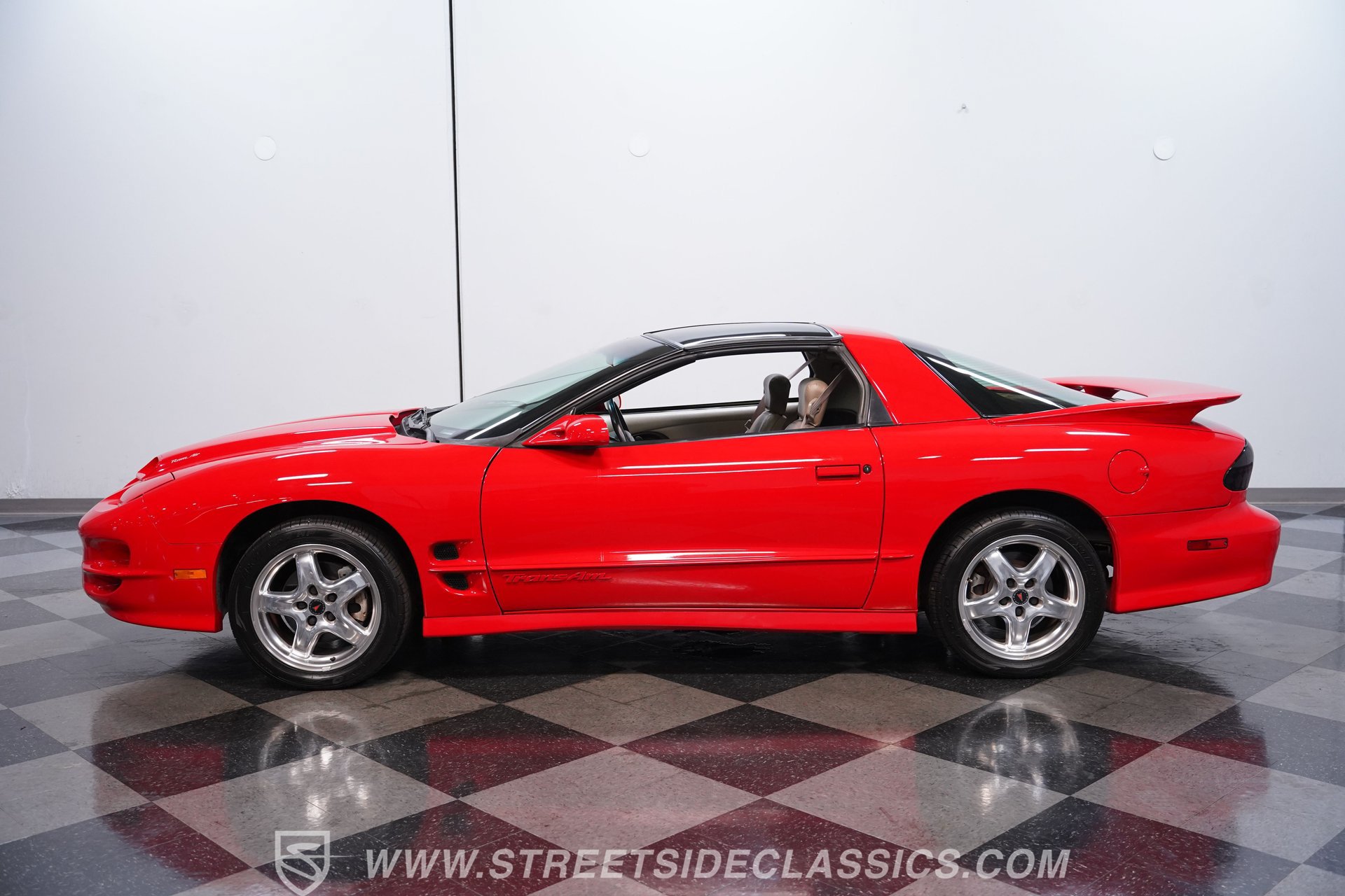 Used 2001 Pontiac Firebird Formula w/ Protection Group RWD image 2