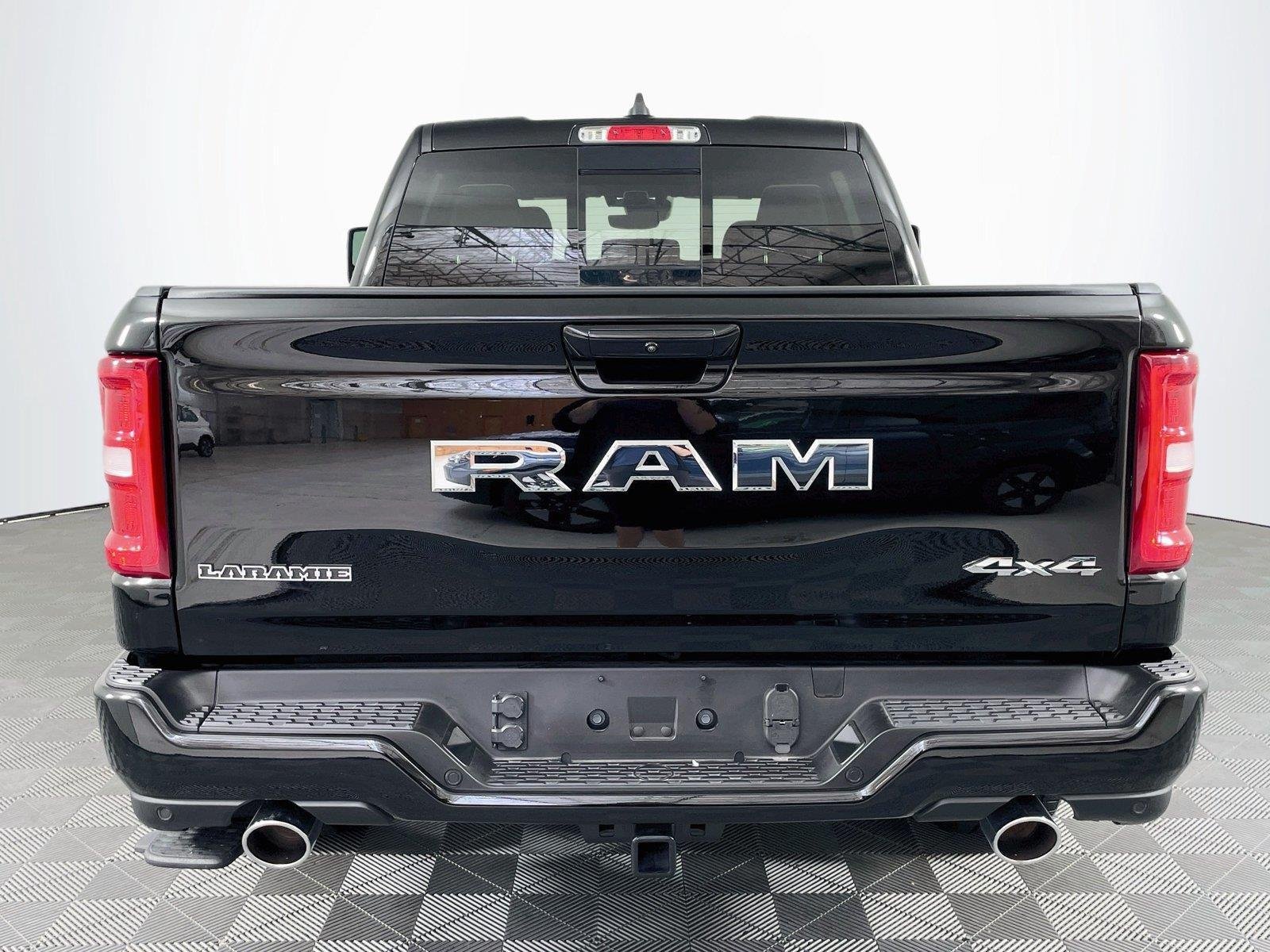 Used 2026 RAM 1500 Laramie w/ Advanced Safety Group II AWD/4WD image 7