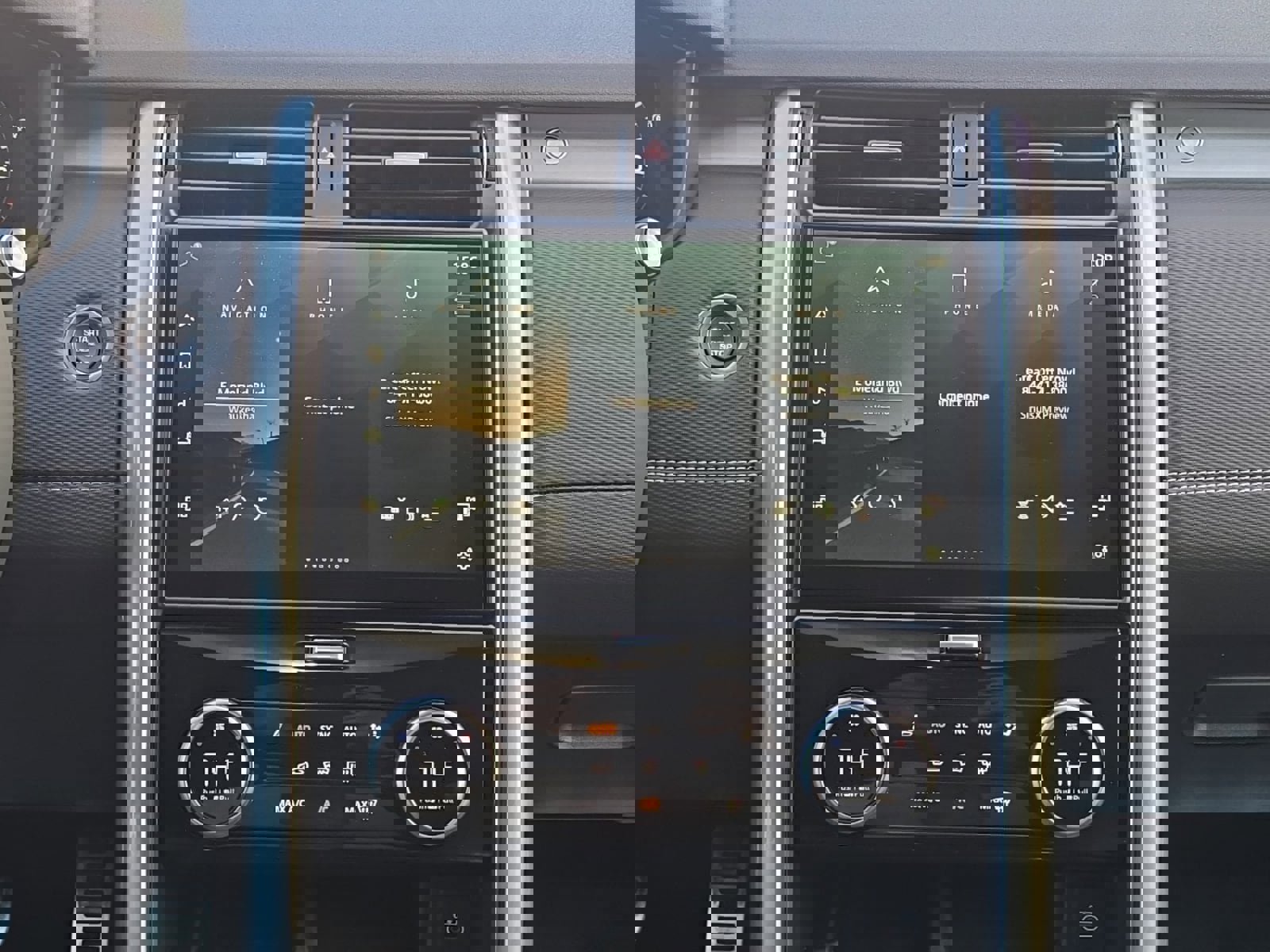 Certified 2024 Land Rover Discovery Dynamic SE image 17