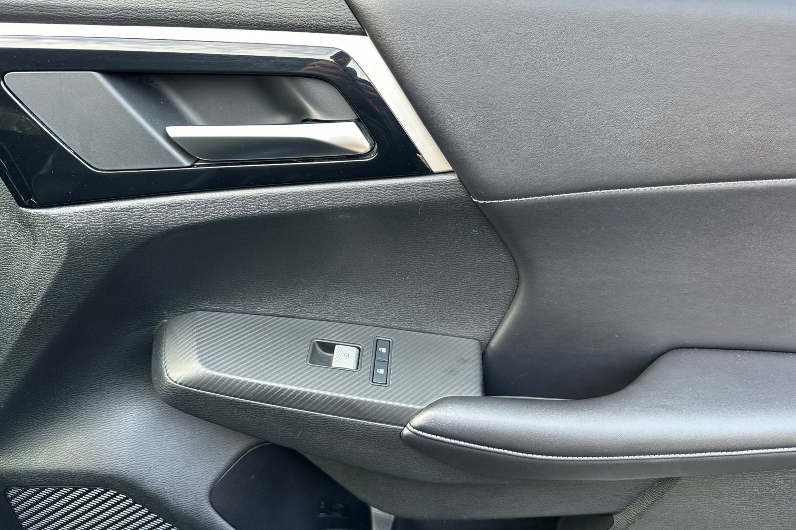 Used 2024 Mitsubishi Outlander SE image 21