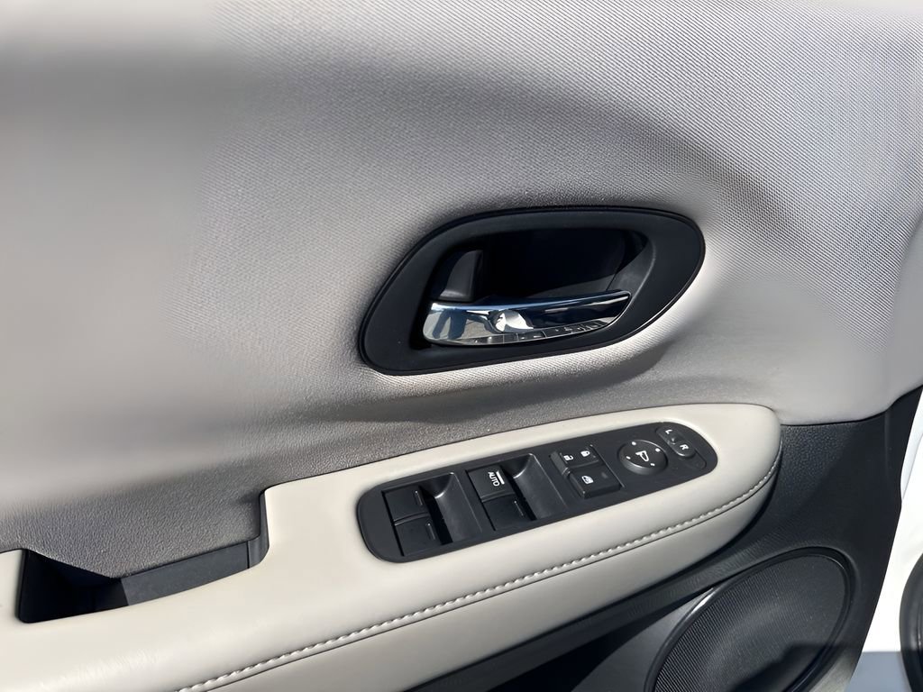 Used 2016 Honda HR-V LX image 22