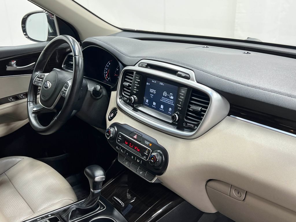 Used 2019 Kia Sorento EX image 19