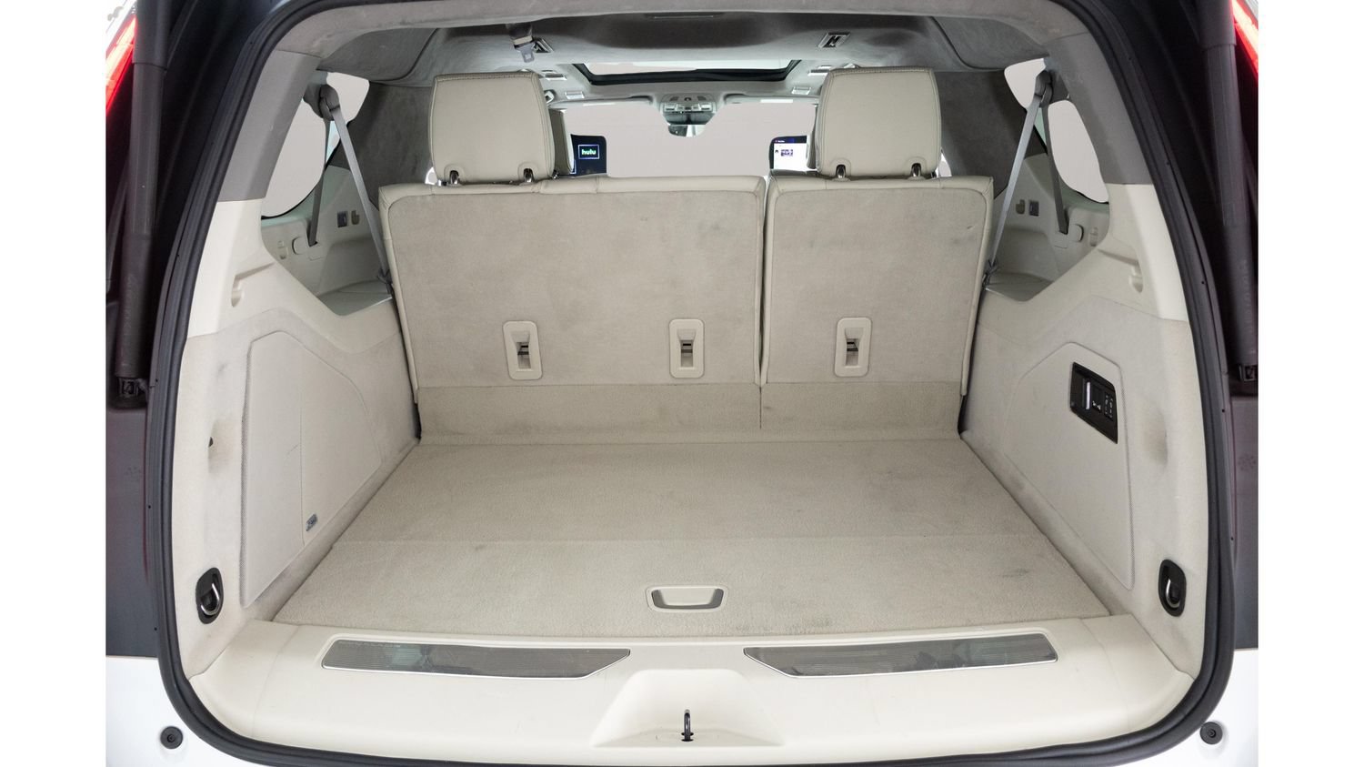 Used 2024 Cadillac Escalade ESV Sport Platinum w/ Heavy-Duty Trailer Package AWD/4WD image 33