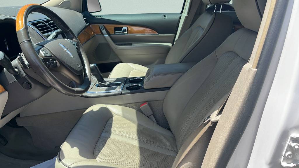 Used 2014 Lincoln MKX FWD w/ Equipment Group 102A image 14