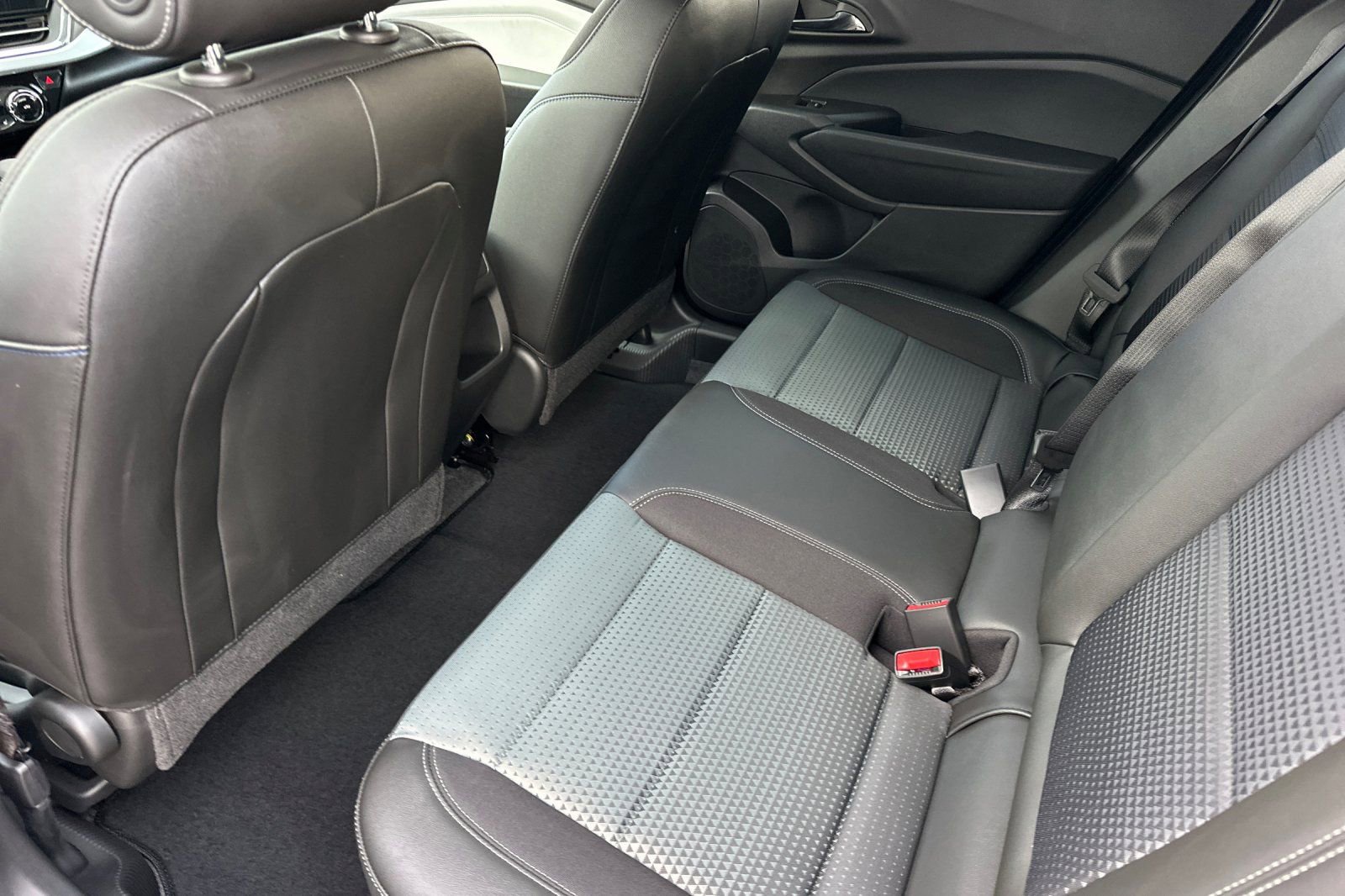 New 2026 Chevrolet Trax LT image 12