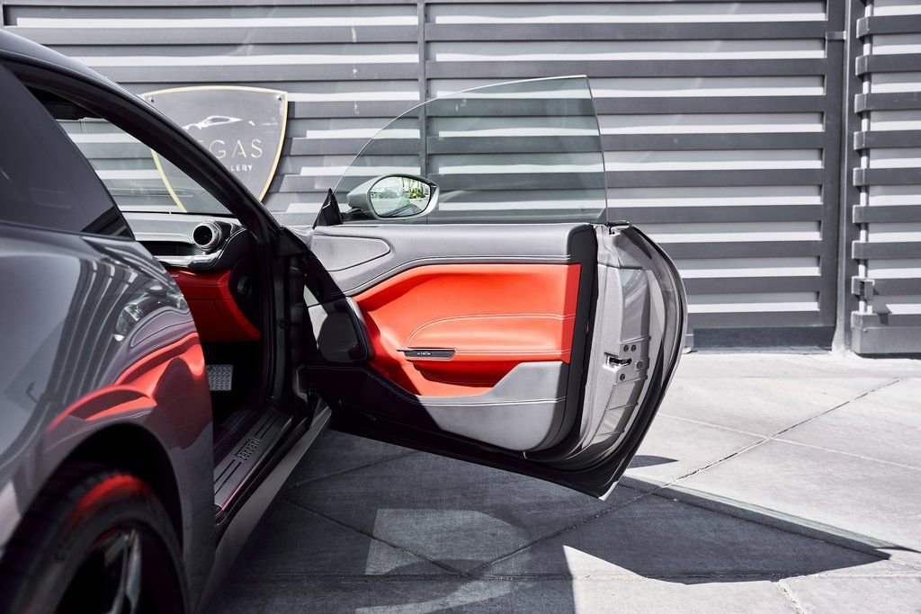 Used 2020 Ferrari GTC4Lusso image 31