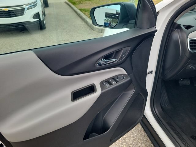 Used 2023 Chevrolet Equinox LS FWD image 16