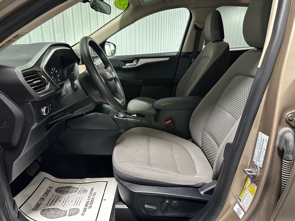 Used 2020 Ford Escape SE image 9