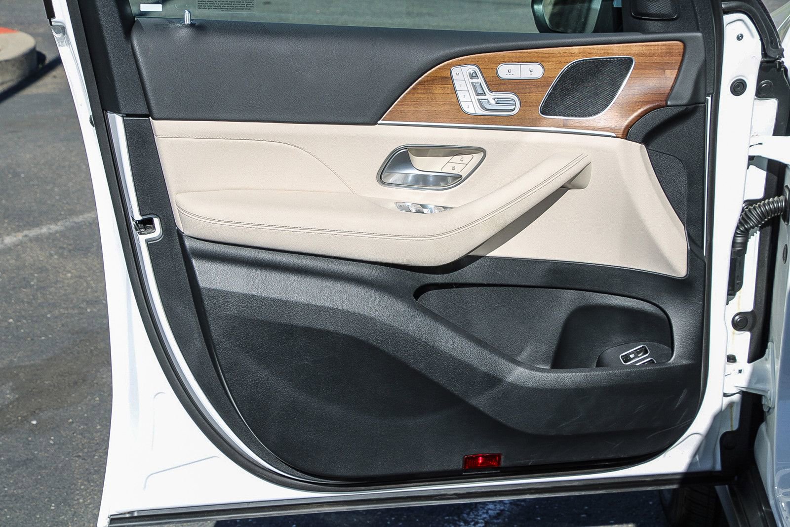 Certified 2025 Mercedes-Benz GLE 450e 4MATIC image 19