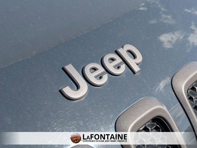 Used 2017 Jeep Cherokee Trailhawk w/ Cold Weather Group image 9