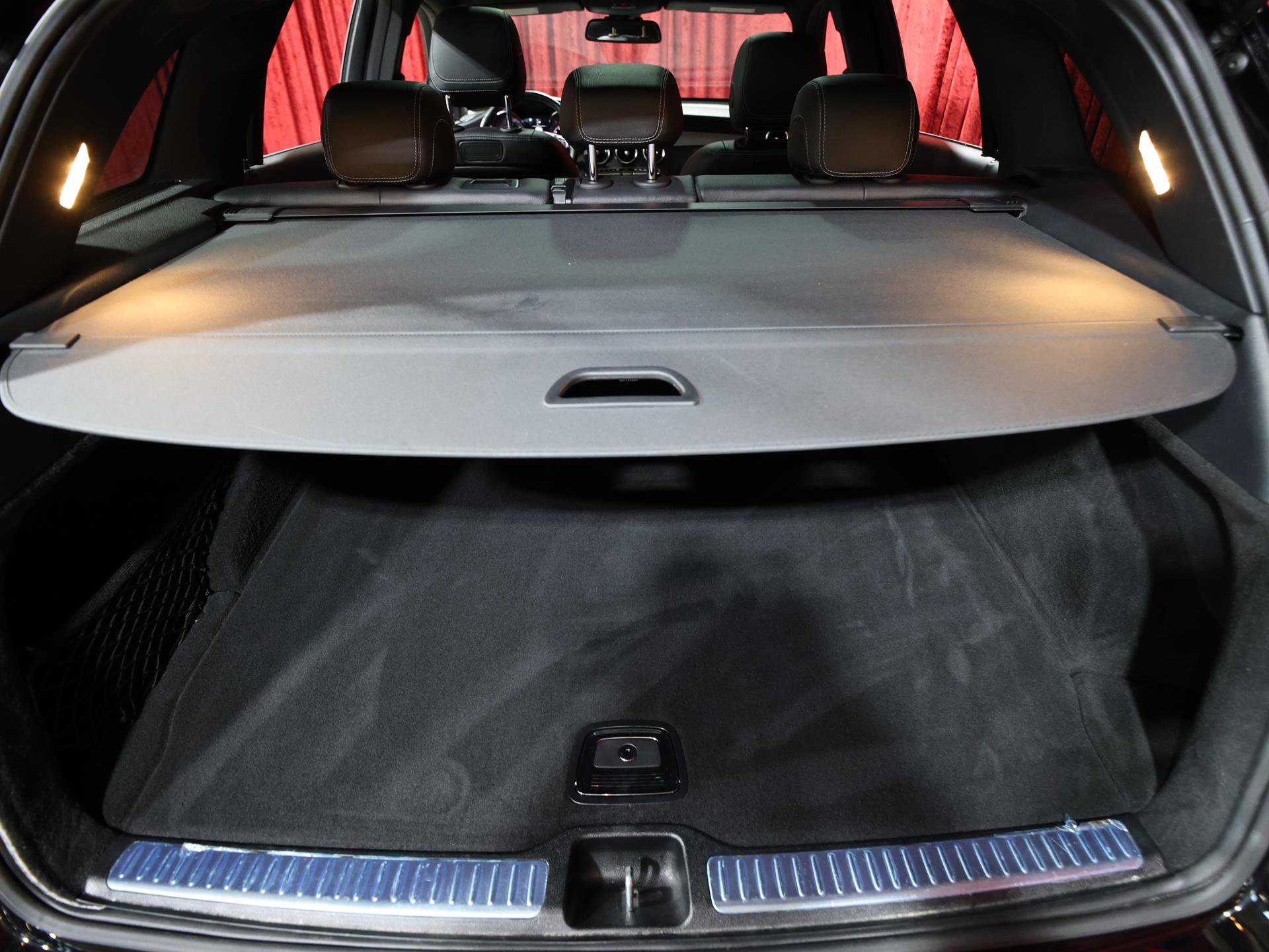 Used 2019 Mercedes-Benz GLC 300 4MATIC w/ Premium Package image 24