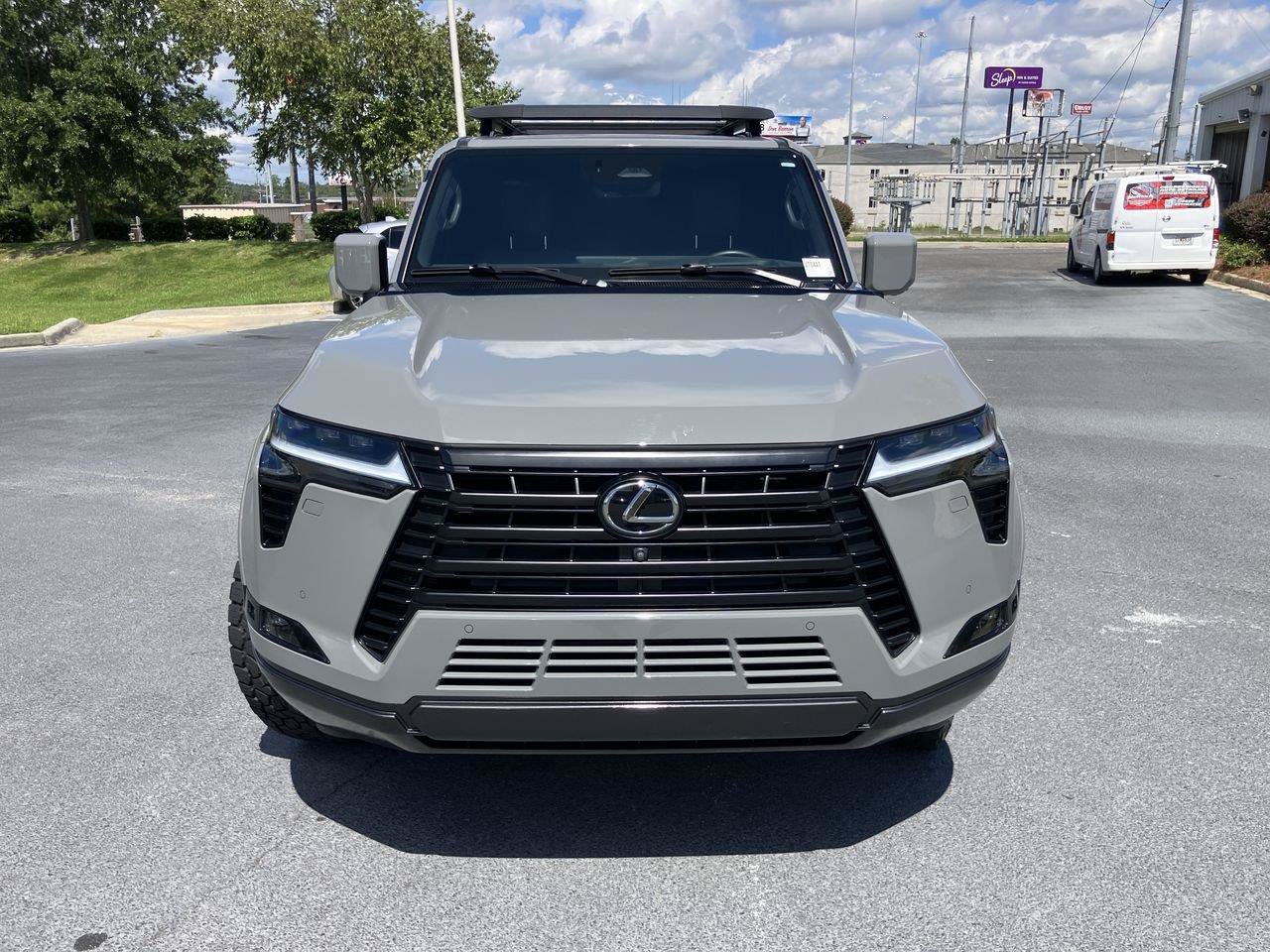 Used 2024 Lexus GX 550 w/ Accessory Package (31) AWD/4WD image 8