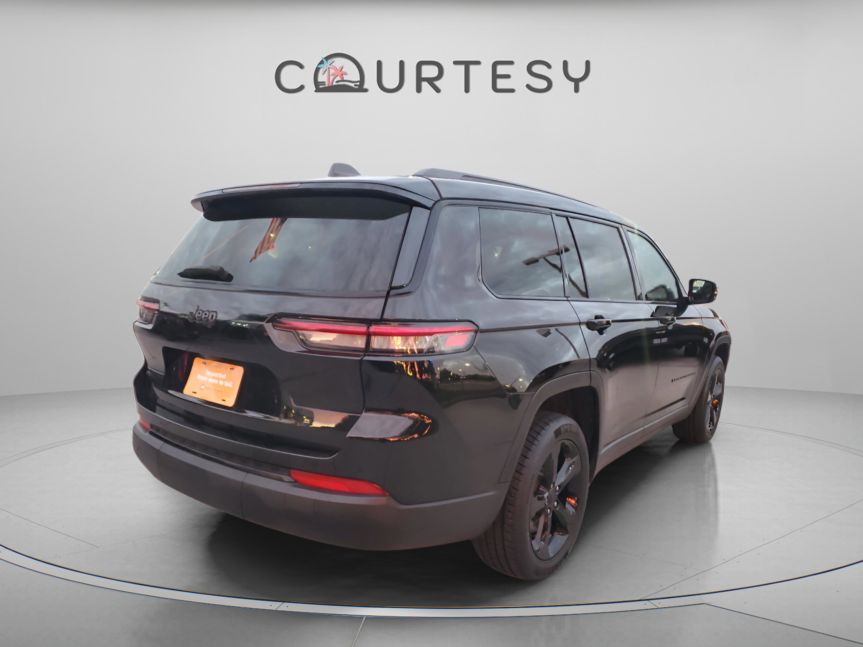 Certified 2022 Jeep Grand Cherokee L Laredo image 3