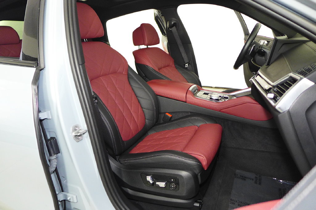 Used 2024 BMW X6 M60i w/ Executive Package AWD/4WD image 19