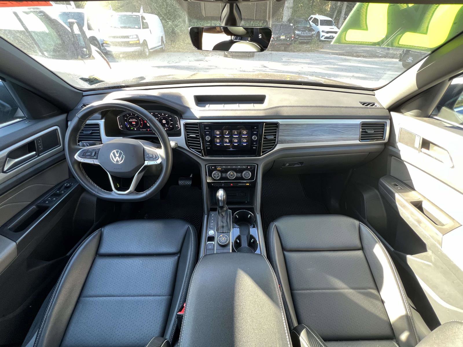 Used 2022 Volkswagen Atlas Cross Sport SE image 31