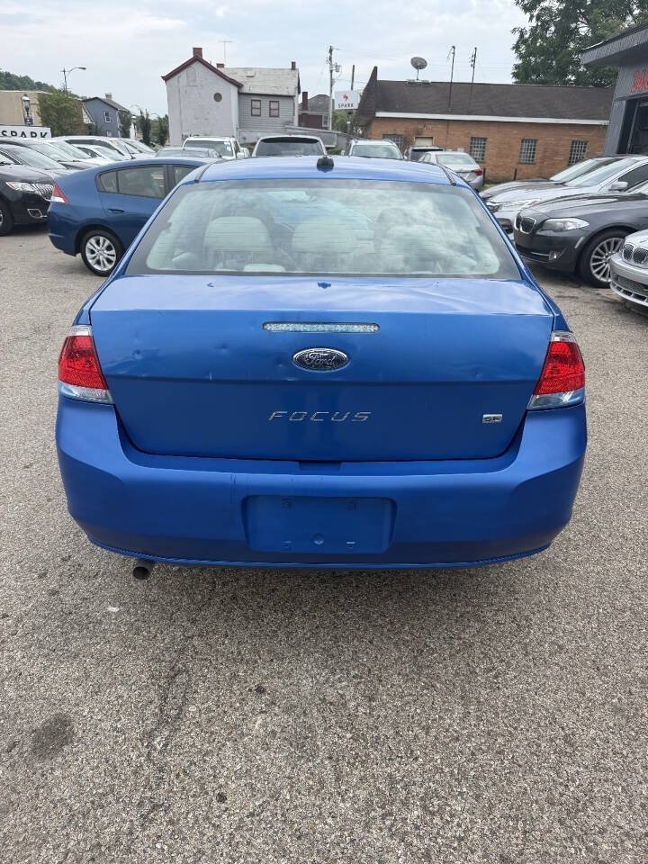 Used 2010 Ford Focus SE FWD image 3