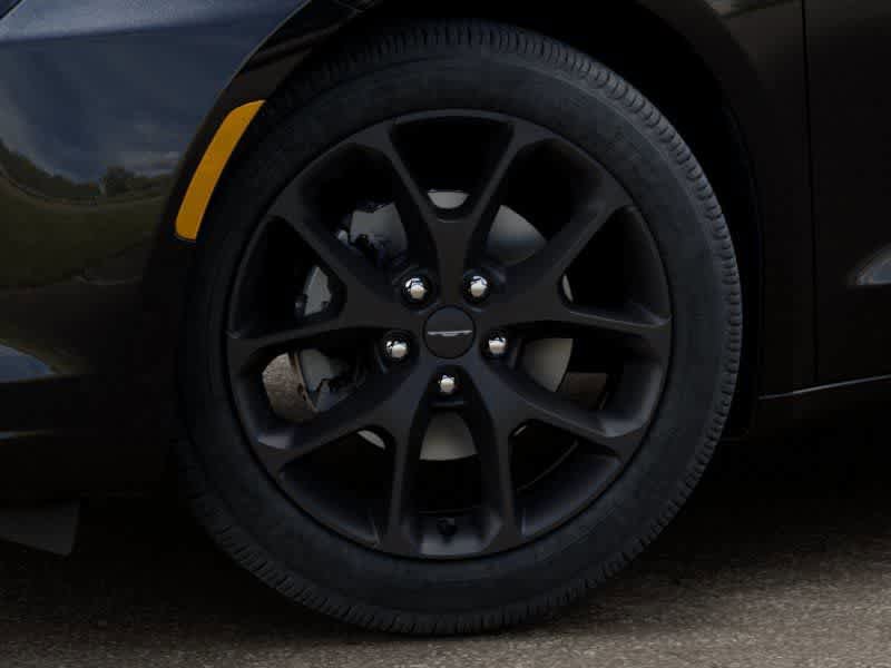 New 2027 Chrysler Pacifica Limited FWD image 8