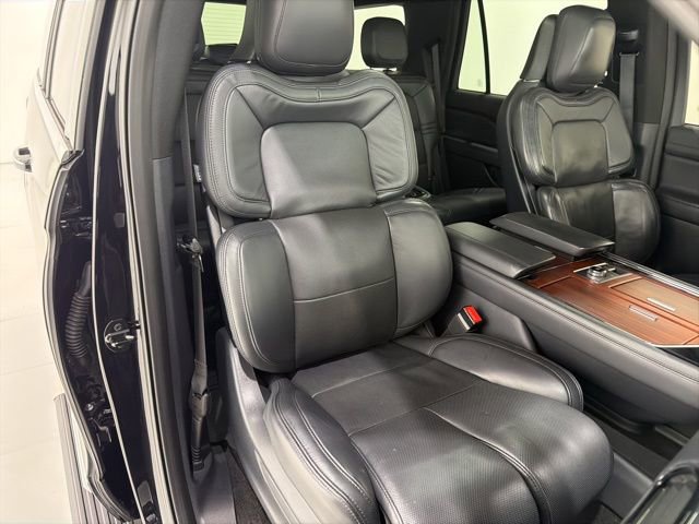Used 2022 Lincoln Navigator Reserve AWD/4WD image 21